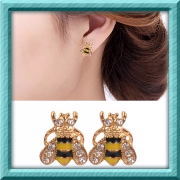 Bumblebee Stud Earrings - Picture 9 of 10